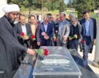 ادای احترام به مقام شامخ شهدا در پارس آباد و تجلیل دکتر غلامرضا گل‌محمدی از خانواده شهدا با حضور مسئولان استانی و شهرستانی در پارس‌آباد