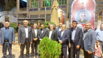 گلباران مزار شهدا توسط معاون وزیر و همراهان