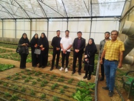 بازدید دانشجویان دانشگاه اردکان از کلکسیون ذخائر توارثی انار کشور در یزد