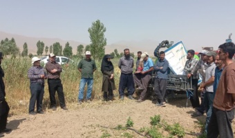 برگزاری کارگاه آموزشی کشت ردیفی لوبیا به روش آبیاری تیپ در روستای حک شهرستان شازند
