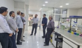 بازدید رئیس اداره استاندارد شهرستان دزفول از آزمایشگاه‌های مرکز تحقیقات و آموزش کشاورزی و منابع طبیعی صفی‌آباد