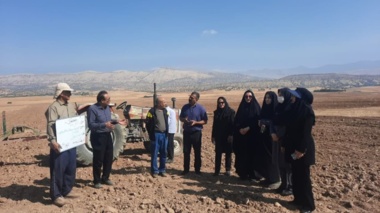 گامی نوین در مدیریت مکانیزاسیون و غلات دیم با اجرای طرح شبکه مزارع الگویی در لرستان