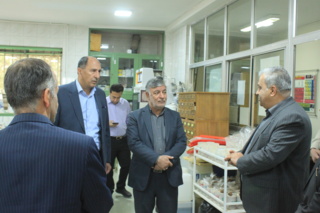 بازدید نماینده مجلس از مرکز تحقیقات کشاورزی و منابع طبیعی چهارمحال و بختیاری