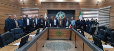 با حضور اعضای هیئت علمی و محققین بخش تحقیقات اصلاح و تهیه نهال و بذر موسسه