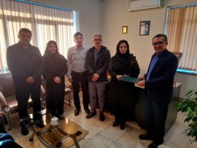 مراسم تجلیل از همکار بازنشسته در پژوهشکده مرکبات و میوه ‌های نیمه‌ گرمسیری برگزار شد