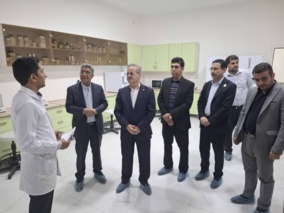 بازدید معاون وزیر و رئیس سازمان تات از آزمایشگاه کشت بافت و سلول مرکز تحقیقات و آموزش کشاورزی جنوب کرمان