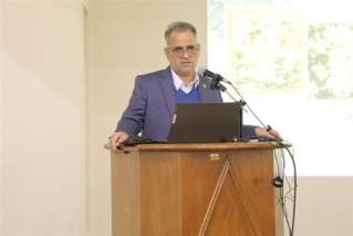 رئیس مؤسسه تحقیقات اصلاح و تهیه نهال و بذر تأکید کرد: توسعه دانه‌های روغنی یک برنامه ملی و بلندمدت است