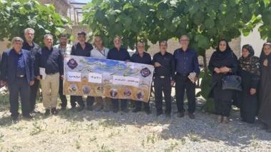 برگزاری دوره آموزشی کشت گل محمدی در اراضی شیبدار روستای مرواریددره بخش زالیان شازند