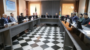 بررسی برنامه عملیاتی طرح کلان ارتقای کمی و کیفی مرغ لاین آرین در نشست کمیته مدیریت