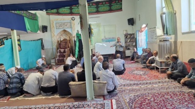 برگزاری کارگاه انتقال یافته های کاشت مکانیزه لوبیا در روستای قره جاقیه شهرستان تفرش
