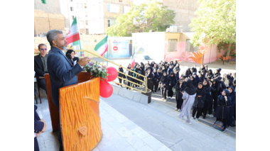 حضور رئیس مرکز آموزش عالی امام خمینی(ره) در هنرستان فنی‌حرفه‌ای دخترانه امام سجاد(ع)؛ تأکید بر مهارت‌آموزی و کارآفرینی دانش‌آموزان