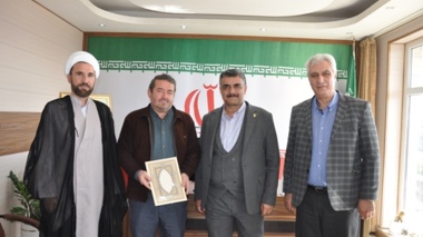 محور تقدیر از مسئول امین اموال مرکز تحقیقات و آموزش کشاورزی آذربایجان شرقی