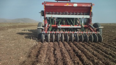 روستای «ارجستان» سرعین؛ پیشتاز اجرای کشاورزی حفاظتی و مصرف بهینه کود در دیمزارها