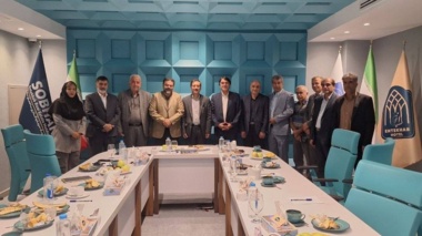 نشست مشترک  سرپرست دفتر امور اقتصادی سازمان تات با گروه توسعه سرمایه گذاری انتخاب و مرکز تحقیقات و آموزش کشاورزی استان خراسان رضوی